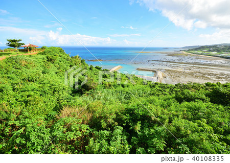 沖縄県南城市知念岬 海と空 (2) 沖縄県南城市知念岬 海と空 (2) 40108335