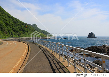 西の河原付近から見る水平線と窓岩 40112645