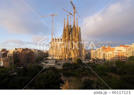 View of the Sagrada Familia in Barcelona, Spain 40117123