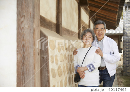 高齢者 老人 夫婦 40117465