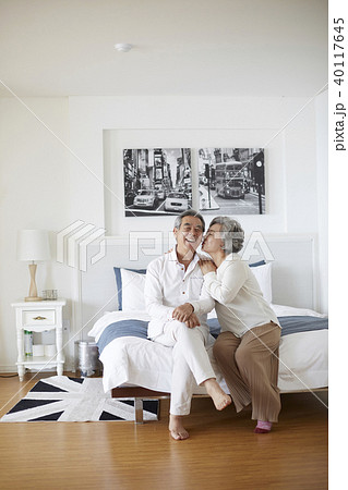 高齢者 老人 夫婦 40117645