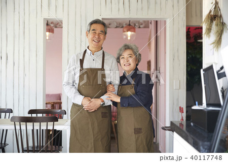 高齢者 老人 カフェ 40117748