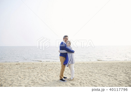 2 60代 海 40117796