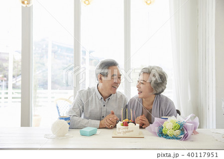 高齢者 老人 夫婦 40117951