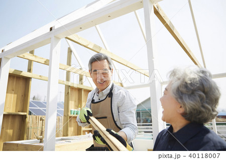 建設現場 高齢者 老人 40118007