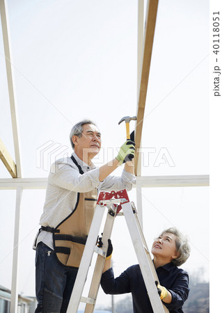 建設現場 高齢者 老人 40118051