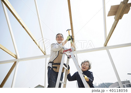 建設現場 高齢者 老人 40118056