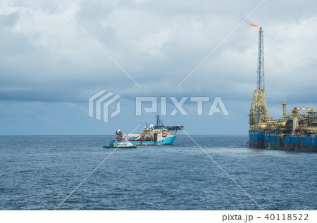 dynamic positioning DP operations near FPSO tanker. Supply fleet job 40118522