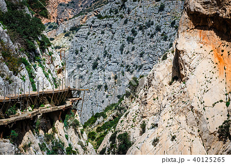 Caminito Del Rey, mountain path along steep cliffs Caminito Del Rey, mountain path along steep cliffs 40125265