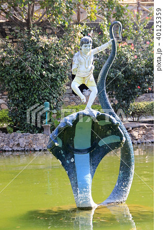 Krishna on Serpent Hood Krishna on Serpent Hood 40125359