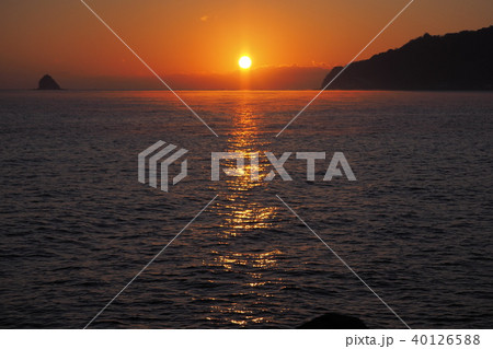 日の出 40126588