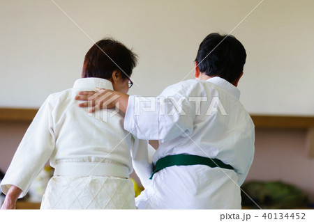 合気道の組手 40134452