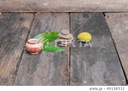Jug or jar ceramic  glaze and  Pyramid  stone Jug or jar ceramic  glaze and  Pyramid  stone 40136532