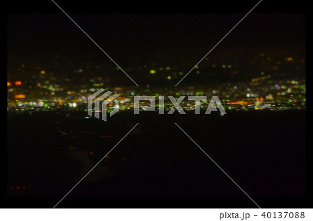 ピンボケさせた夜景 40137088