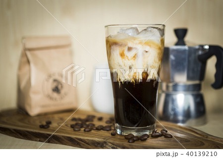 coffee serve in set on wooden plate 40139210