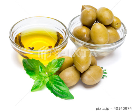 green olives ond olive oil isolated on white background 40140974