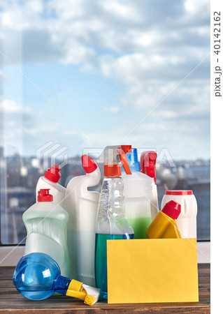 Assorted household cleaning products. 40142162