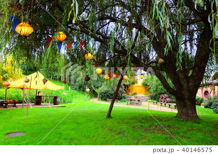 ホビット庄 祭り会場 hobbiton Shair NZ ニュージーランド ホビット庄 祭り会場 hobbiton Shair NZ ニュージーランド 40146575