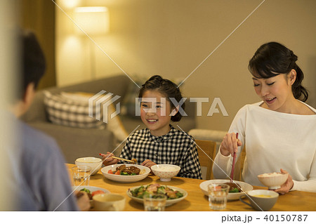 家族 夕食 40150787