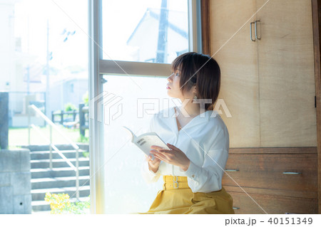 ライフスタイル 女性 ポートレート 古民家 ライフスタイル 女性 ポートレート 古民家 40151349