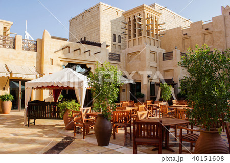 view of Madinat Jumeirah hotel 40151608