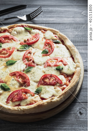 margarita pizza at wood margarita pizza at wood 40151800