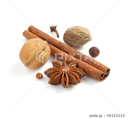 spices on white background 40153233