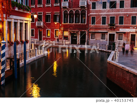 Canal in Venice at night 40153745