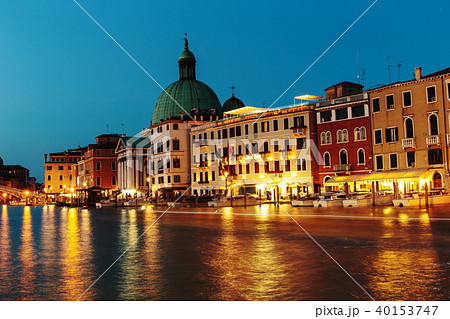 Canal in Venice at night Canal in Venice at night 40153747