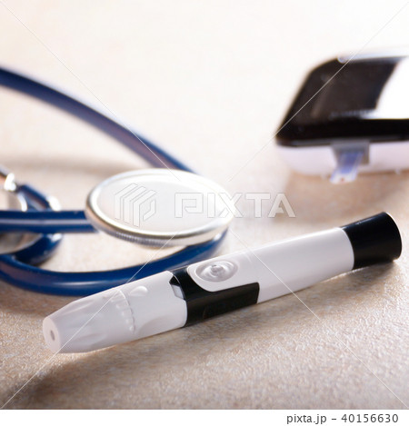 Personal blood glucose meter and lancet 40156630