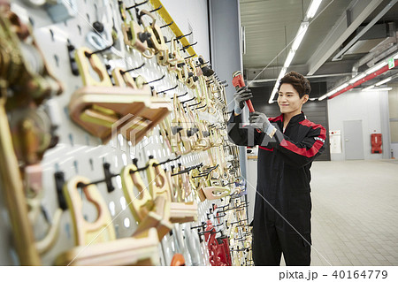 整備工場 男 男性 40164779
