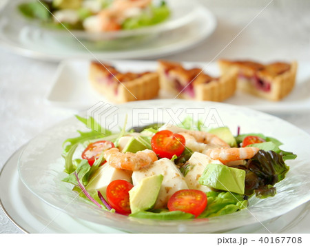 豆腐とエビのサラダランチ　（横位置アップ） 40167708