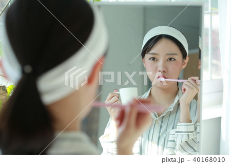 朝 若い女性 韓国人 40168010