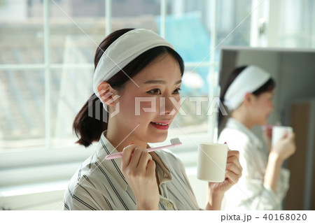 朝 若い女性 韓国人 40168020