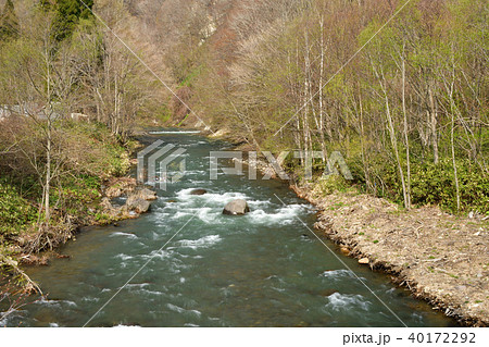 北海道森町鳥崎八景の雪解け水で水量が多い渓谷の風景を撮影 40172292