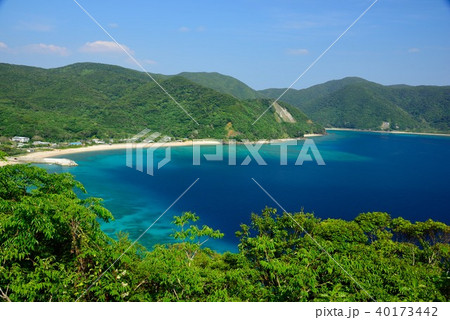 ＜加計呂麻島＞　美しい須子茂の海01 40173442