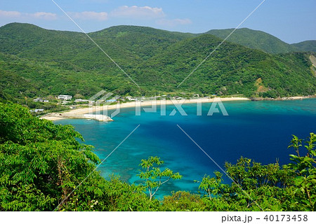 ＜加計呂麻島＞　美しい須子茂の海02 40173458