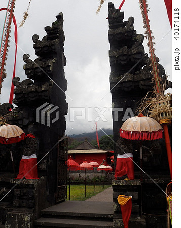 ブサキ寺院 40174118