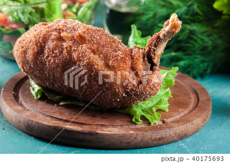 Chicken Kiev, breaded chicken breast 40175693
