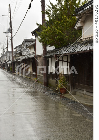 【兵庫県　丹波篠山】妻入商家の町並み・雨の風景 40176291