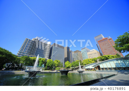 和田倉噴水公園とビル街 40176891