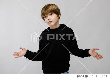 Teenage boy in fashionable clothes 40180671