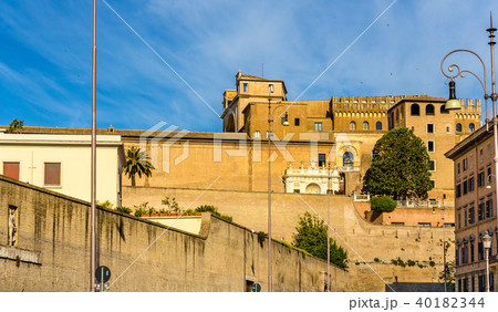 City walls of Vatican, Rome 40182344