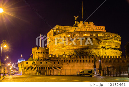 Night view of Castel Sant'Angelo in Rome Night view of Castel Sant'Angelo in Rome 40182461