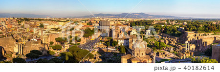 View of Forum Romanum with Colosseum 40182614