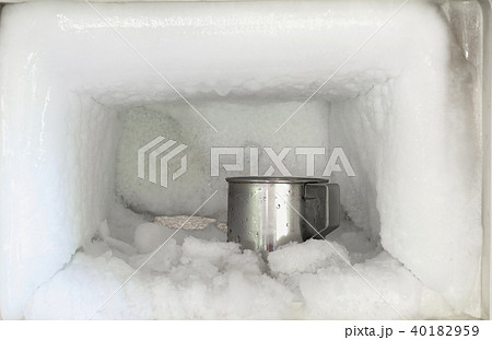 Stainless steel drinking water glass in freezer 40182959