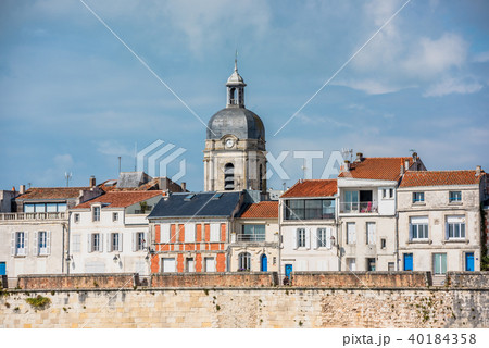 Houses along the sea in La Rochelle Houses along the sea in La Rochelle 40184358