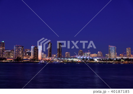 マジックアワー時のサンディエゴの街並み 40187185