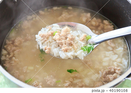 Hot porridge rice pig 40190108