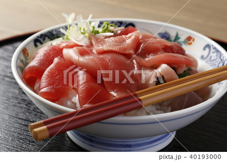 マグロ丼 40193000